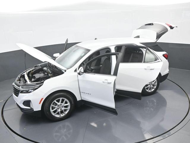 Photo of 2023 Summit White Chevrolet Equinox