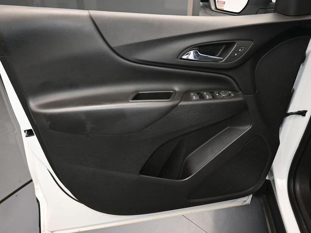 Photo of 2023 Summit White Chevrolet Equinox