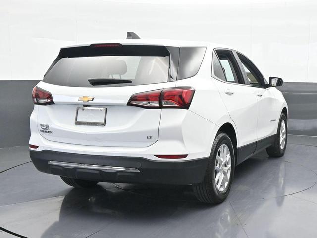 Photo of 2023 Summit White Chevrolet Equinox