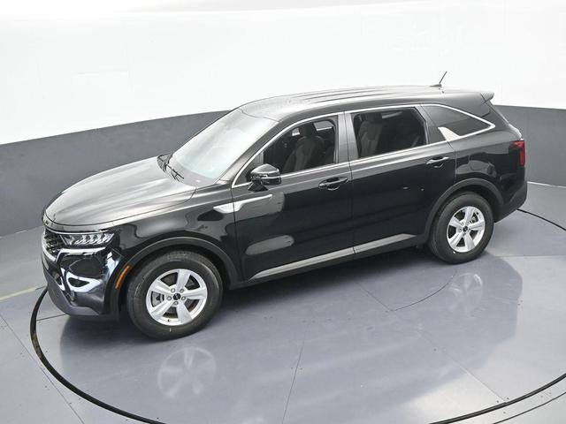 Photo of 2023 Ebony Black Kia Sorento