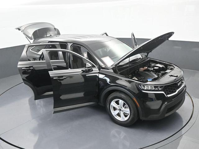 Photo of 2023 Ebony Black Kia Sorento