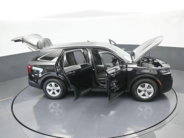 Photo of 2023 Ebony Black Kia Sorento