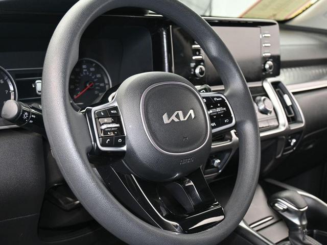 Photo of 2023 Ebony Black Kia Sorento