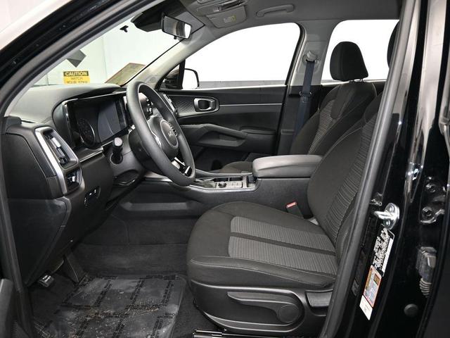 Photo of 2023 Ebony Black Kia Sorento