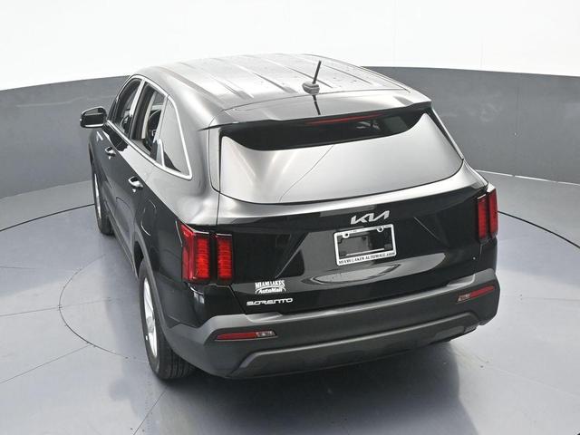 Photo of 2023 Ebony Black Kia Sorento