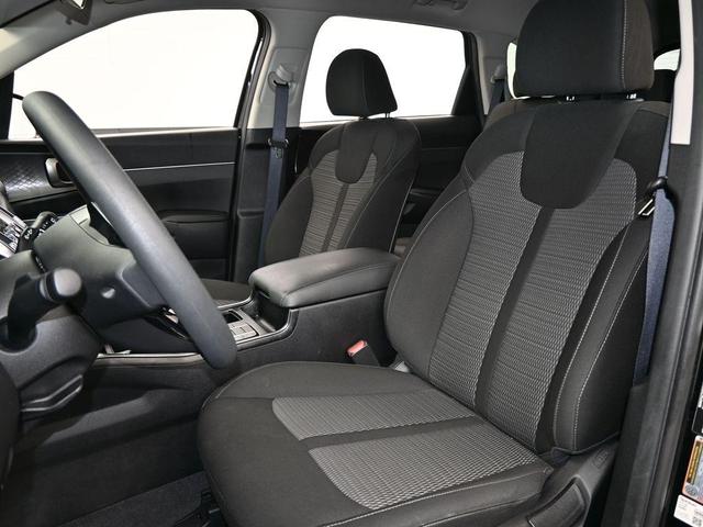 Photo of 2023 Ebony Black Kia Sorento
