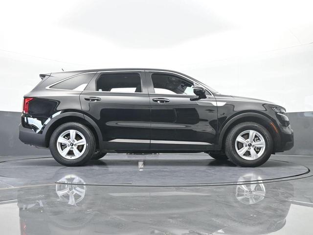 Photo of 2023 Ebony Black Kia Sorento