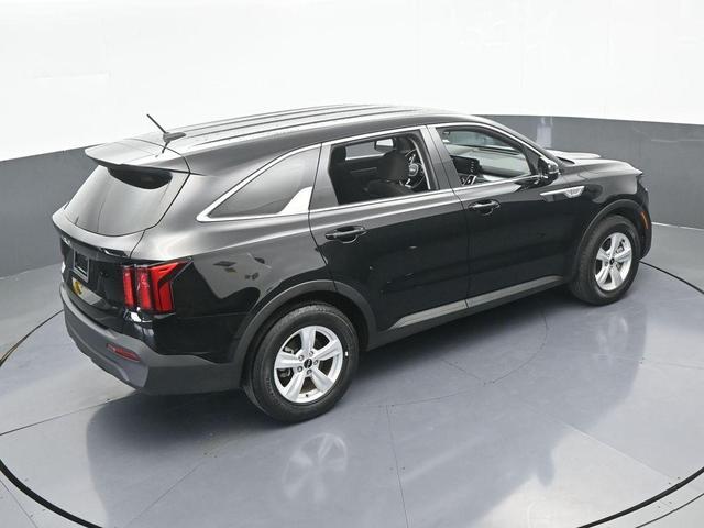 Photo of 2023 Ebony Black Kia Sorento