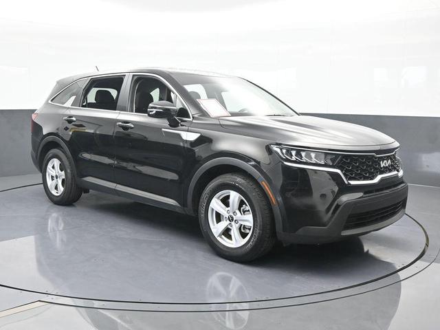 Photo of 2023 Ebony Black Kia Sorento