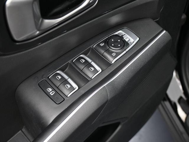 Photo of 2023 Ebony Black Kia Sorento