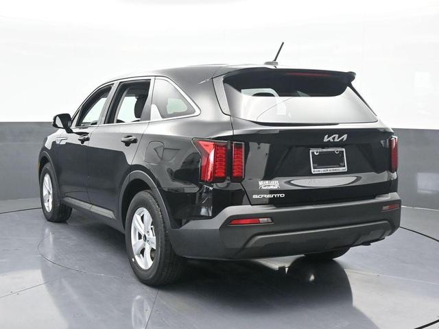 Photo of 2023 Ebony Black Kia Sorento