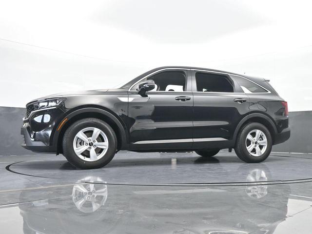 Photo of 2023 Ebony Black Kia Sorento