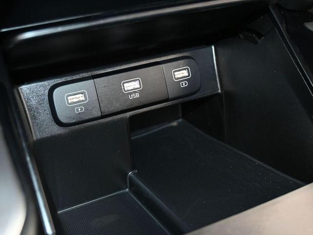Photo of 2023 Ebony Black Kia Sorento