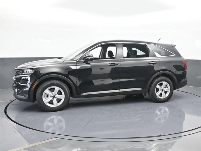 Photo of 2023 Ebony Black Kia Sorento