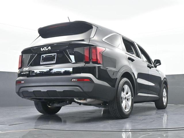Photo of 2023 Ebony Black Kia Sorento