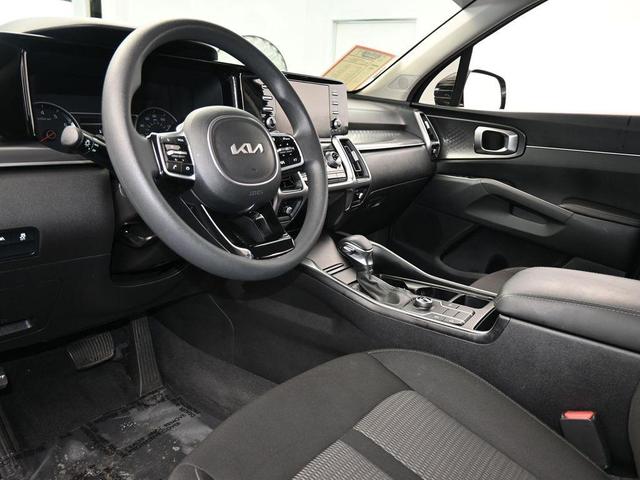 Photo of 2023 Ebony Black Kia Sorento