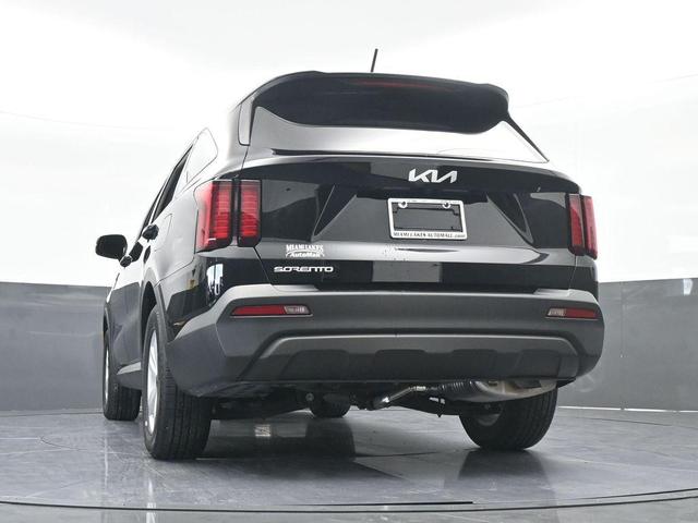 Photo of 2023 Ebony Black Kia Sorento
