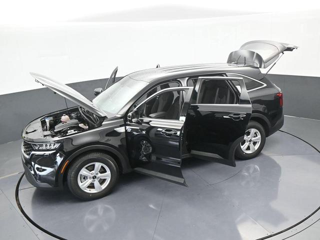 Photo of 2023 Ebony Black Kia Sorento