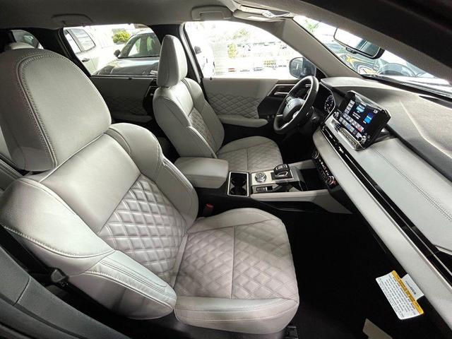 Photo of 2024 Black Diamond Mitsubishi Outlander