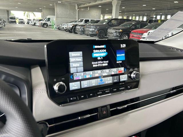 Photo of 2024 Black Diamond Mitsubishi Outlander