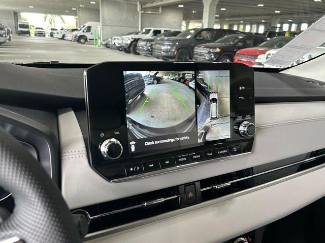 Photo of 2024 Black Diamond Mitsubishi Outlander