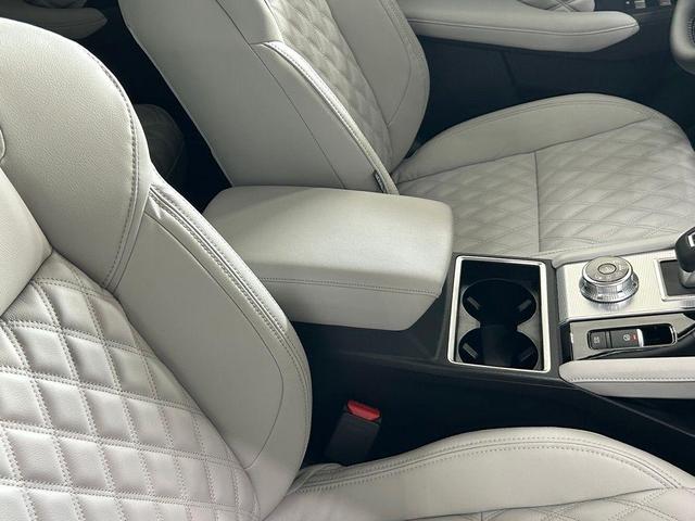 Photo of 2024 Black Diamond Mitsubishi Outlander