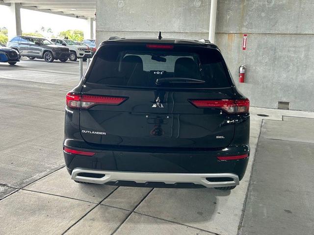 Photo of 2024 Black Diamond Mitsubishi Outlander