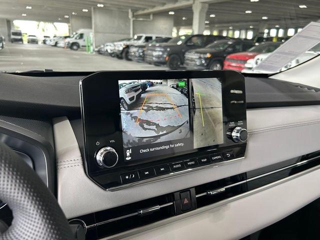 Photo of 2024 Black Diamond Mitsubishi Outlander
