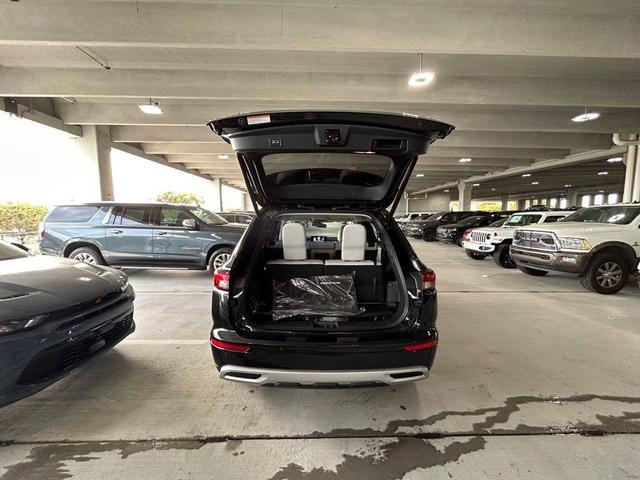 Photo of 2024 Black Diamond Mitsubishi Outlander