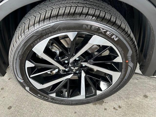 Photo of 2024 Black Diamond Mitsubishi Outlander