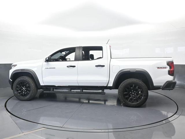 Photo of 2024 Summit White Chevrolet Colorado