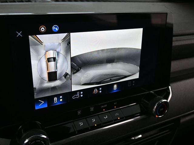 Photo of 2024 Summit White Chevrolet Colorado