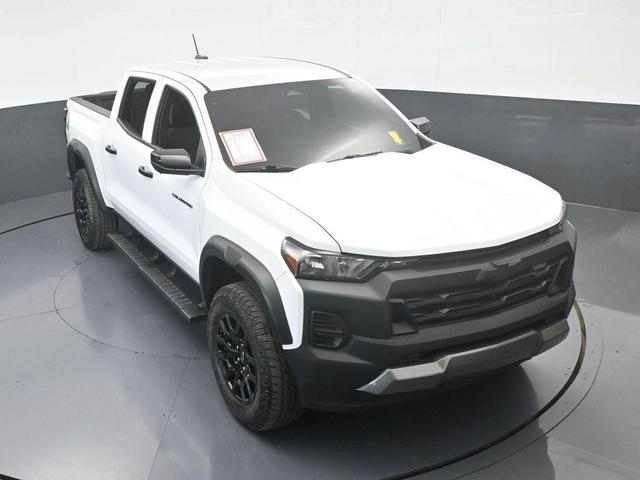 Photo of 2024 Summit White Chevrolet Colorado