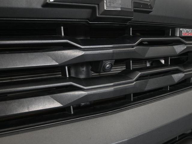 Photo of 2024 Summit White Chevrolet Colorado