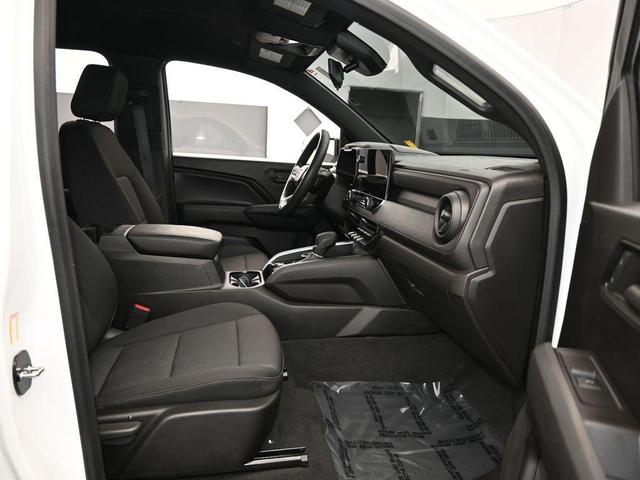 Photo of 2024 Summit White Chevrolet Colorado