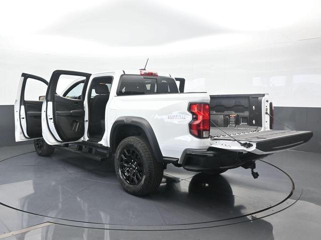 Photo of 2024 Summit White Chevrolet Colorado