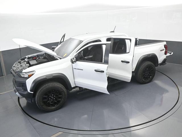 Photo of 2024 Summit White Chevrolet Colorado