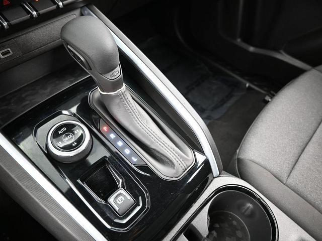 Photo of 2024 Summit White Chevrolet Colorado