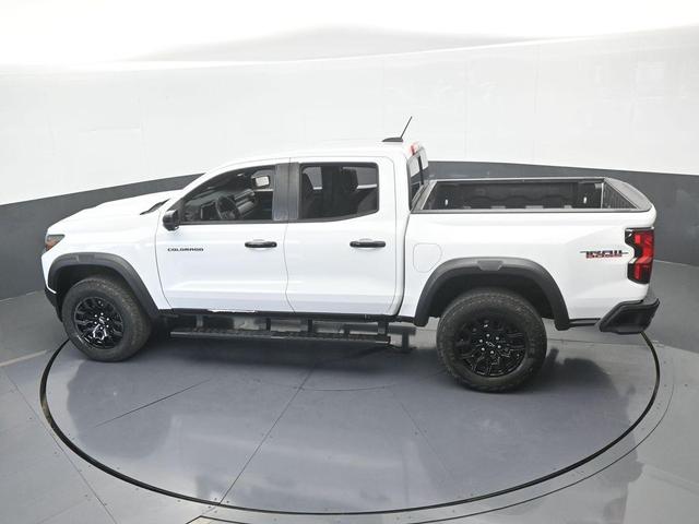 Photo of 2024 Summit White Chevrolet Colorado