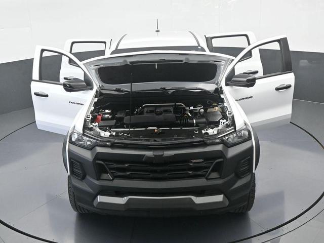 Photo of 2024 Summit White Chevrolet Colorado