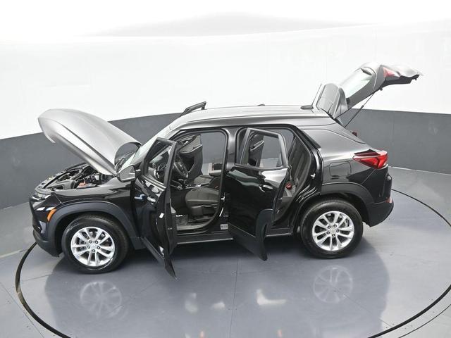 Photo of 2024 Mosaic Black Metallic Chevrolet Trailblazer