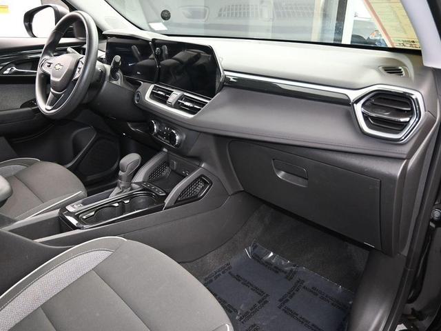 Photo of 2024 Mosaic Black Metallic Chevrolet Trailblazer