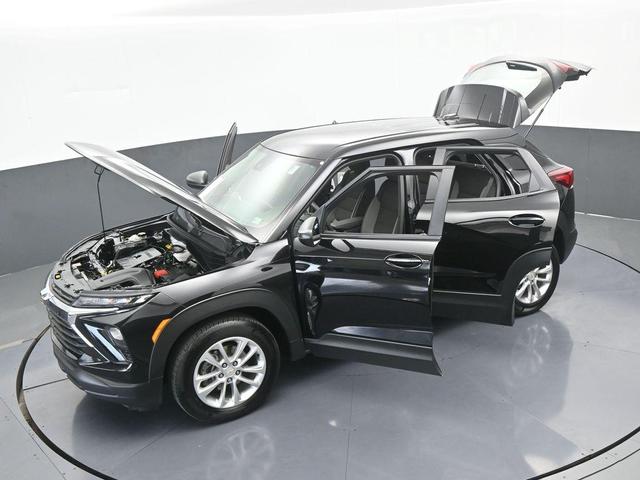 Photo of 2024 Mosaic Black Metallic Chevrolet Trailblazer