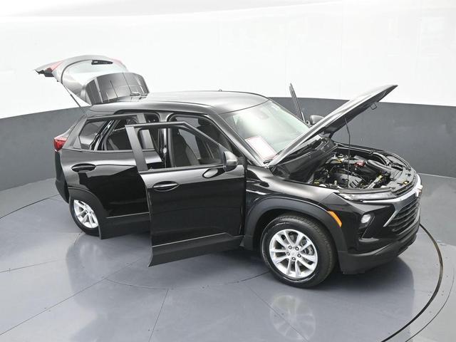 Photo of 2024 Mosaic Black Metallic Chevrolet Trailblazer