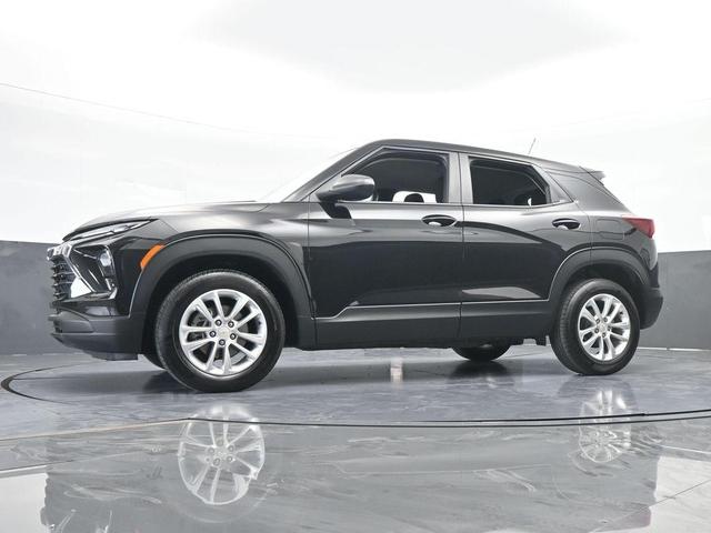 Photo of 2024 Mosaic Black Metallic Chevrolet Trailblazer