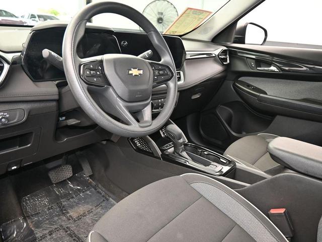 Photo of 2024 Mosaic Black Metallic Chevrolet Trailblazer