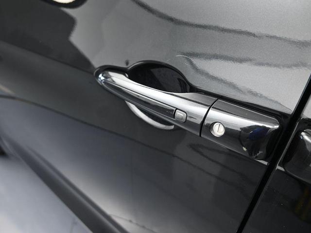 Photo of 2022 Brilliant Black Crystal Pearlcoat Chrysler Pacifica
