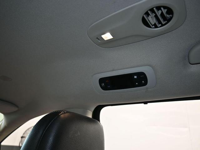Photo of 2022 Brilliant Black Crystal Pearlcoat Chrysler Pacifica