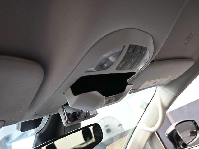 Photo of 2022 Brilliant Black Crystal Pearlcoat Chrysler Pacifica