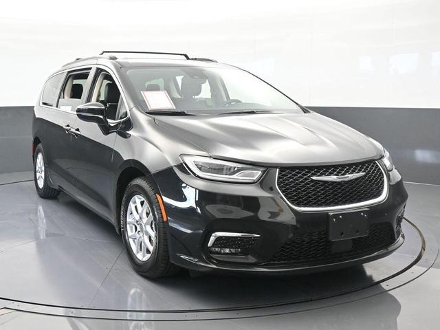 Photo of 2022 Brilliant Black Crystal Pearlcoat Chrysler Pacifica